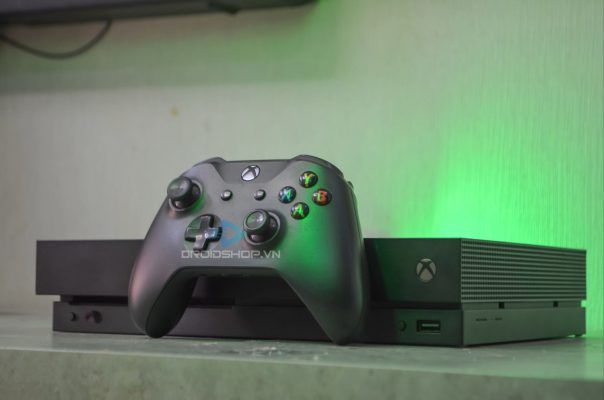 Ngoại Hình Xbox One X
