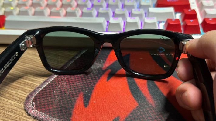 Kính Ray Ban Meta được Force Restart Bằng Cách Nhấn Giữ Nút Chụp ảnh Và Bật Nút Nguồn