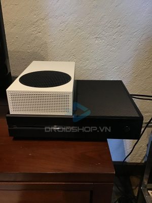 Ngoại Hình Của Xbox Series S Khi So Với Xbox One Fat