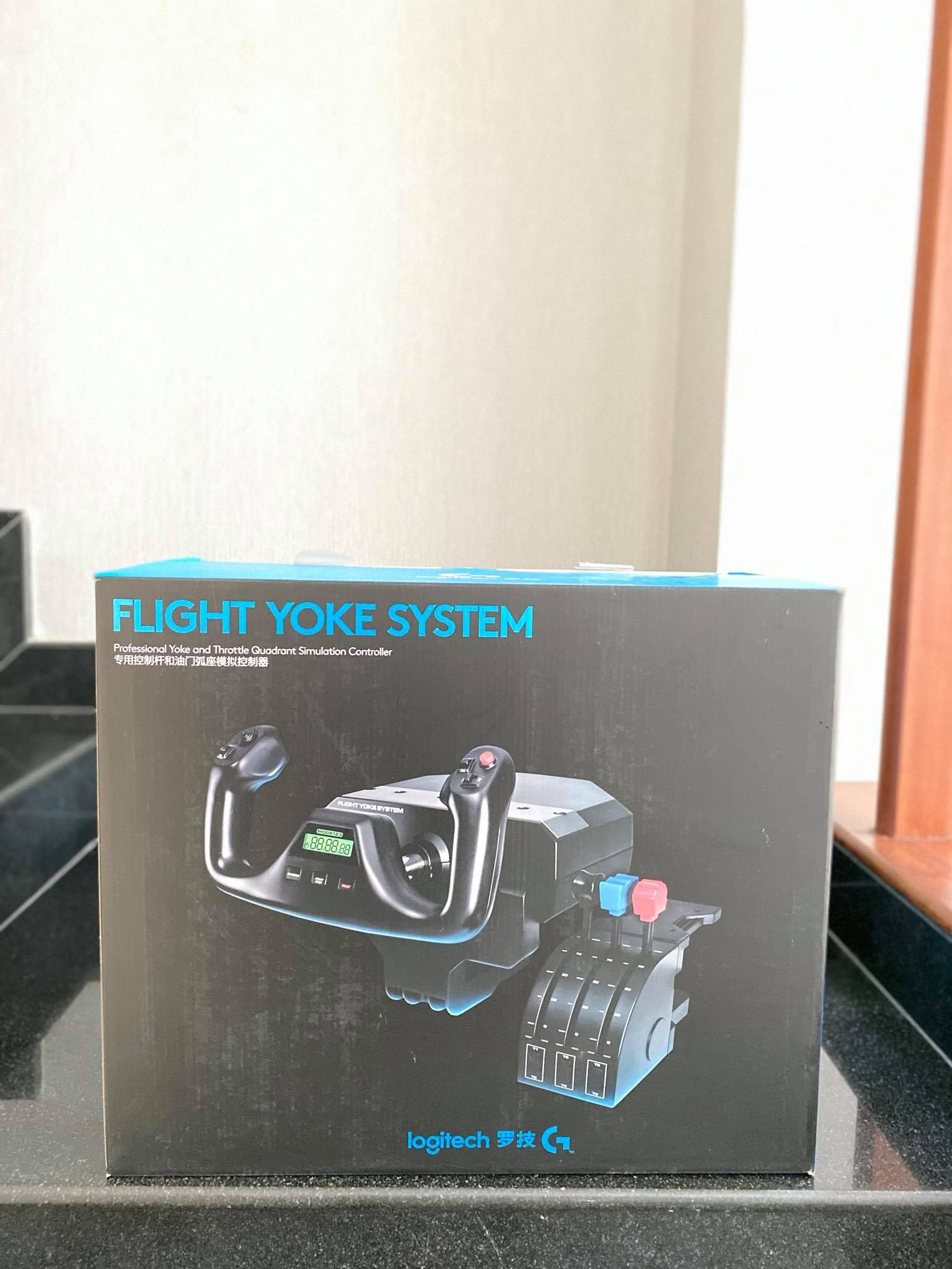 Logitech G PRO Flight Yoke System, Professional Simulation Yoke and  Throttle Quadrant, 3 Modes, 75 Programmable Controls, Configurable Throttle  Knobs